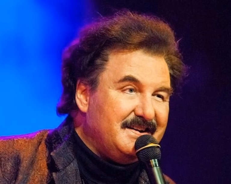 Krzysztof Krawczyk w szpitalu z COVID-19. Smutny apel do fanów...