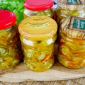 Sałatka ogórkowa z curry – niezawodny przepis na ogórki do słoików