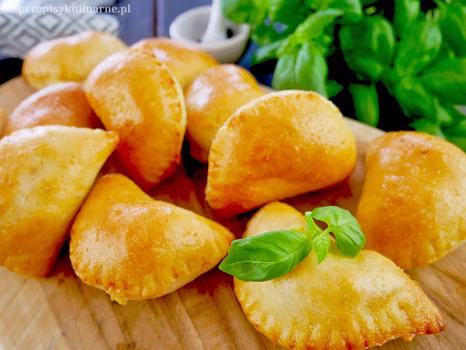 Pieczone pierogi ruskie – pyszna potrawa na każdą okazję
