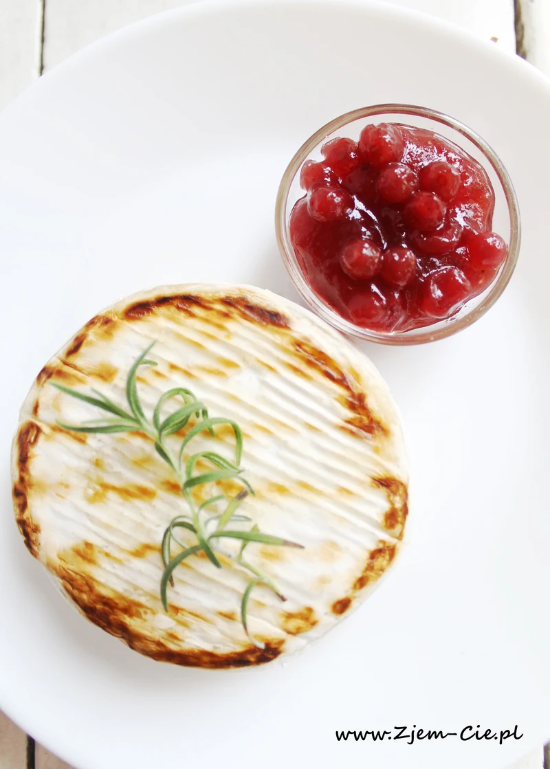 Grillowany camembert