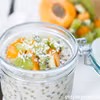 Pudding z tapioki i nasion chia z kiwi i morelami