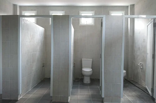 Kamery w szkolnej toalecie w Szczecinie - "Jest to czysty absurd i czyste łamanie prawa”