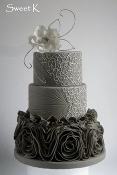Srebrny tort ślubny
