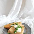 Naleśniki razowe z białym serem i szpinakiem