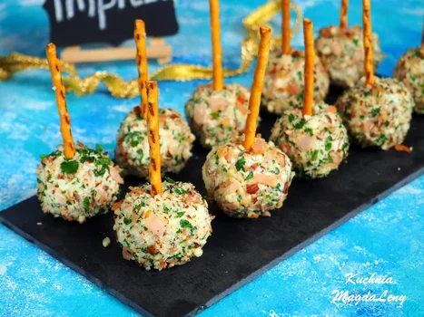 CHEESE BALLS