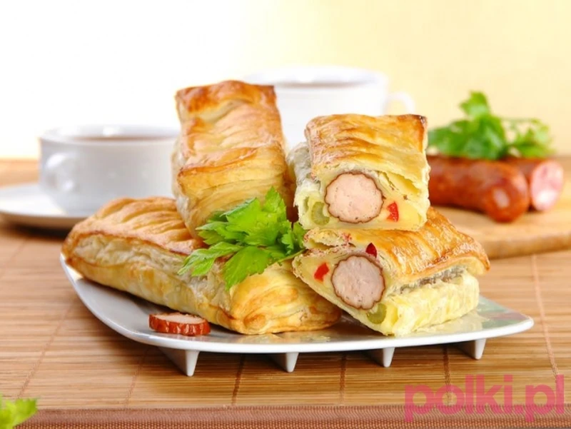 Kiełbasa w cieście francuskim