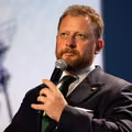 Wakacje 2020 a koronawirus. Minister zdrowia nie ma dobrych informacji
