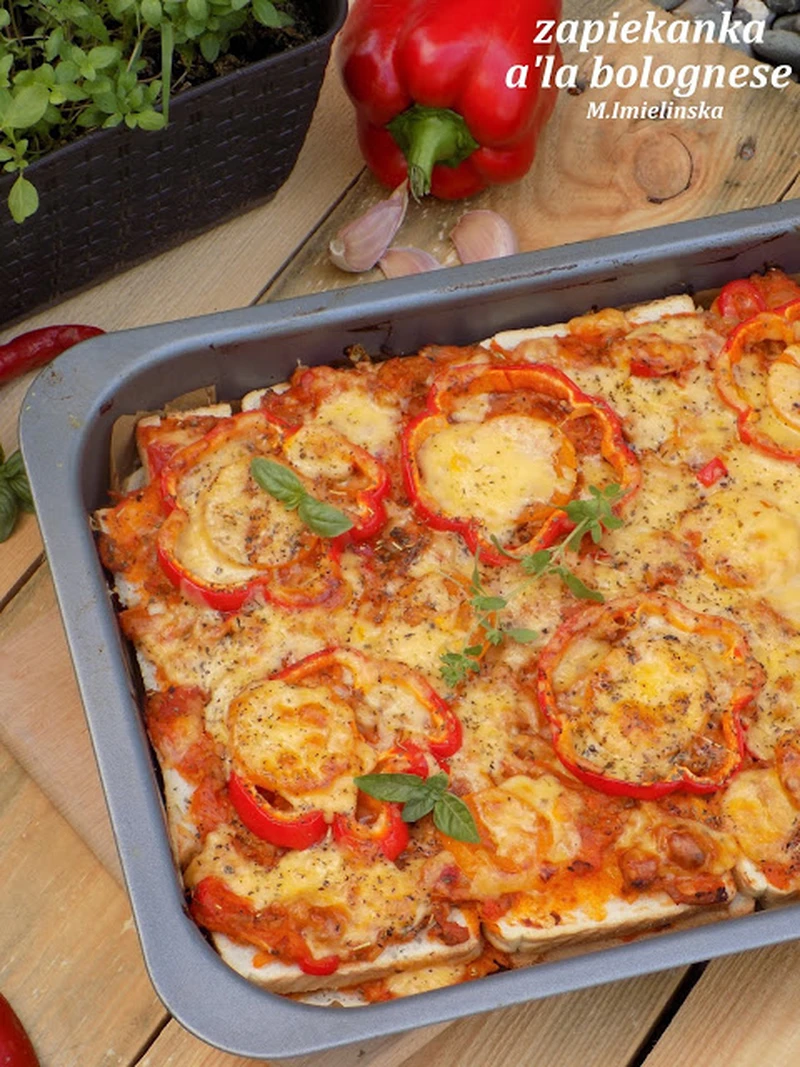 zapiekanka a'la bolognese (na chlebie tostowym)