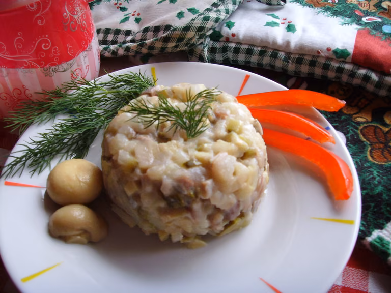 Tatar ze śledzia.