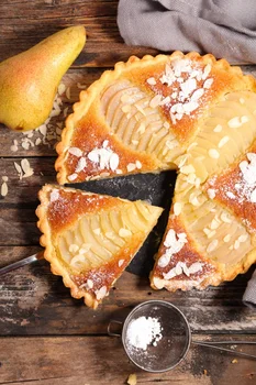 TARTA Z GRUSZKAMI I MIGDAŁAMI