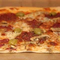 Domowa pizza peperoni