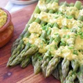 Szparagi z jajecznym sosem bolzańskim