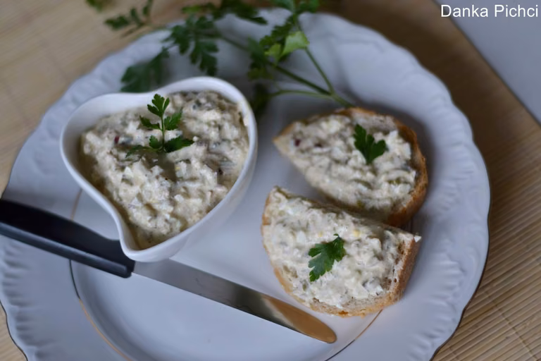 Pasta jajeczna z tuńczykiem