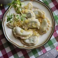 PIEROGI ZE SZPINAKIEM I FETĄ