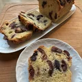 Kroję śliwki, układam w keksówce i zalewam kremową masą. To ciasto mogłoby być u mnie na stole każdego dnia!