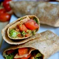 Tortilla z Brokułem i Masłem Orzechowym