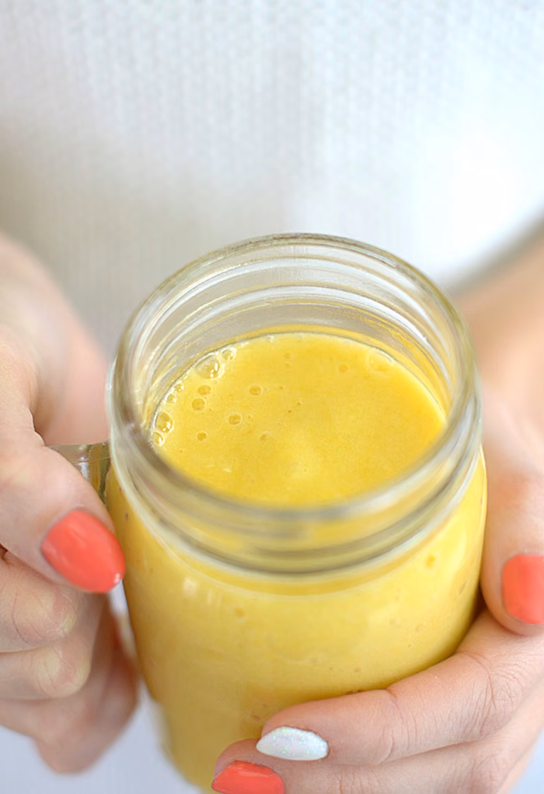 Smoothie pomarańczowo-bananowe na lunch