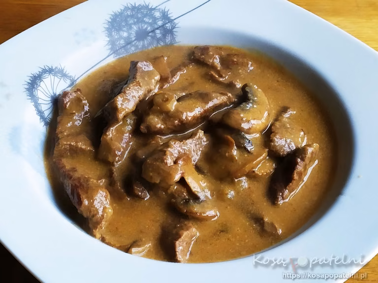Boeuf Strogonow – klasyczny przepis