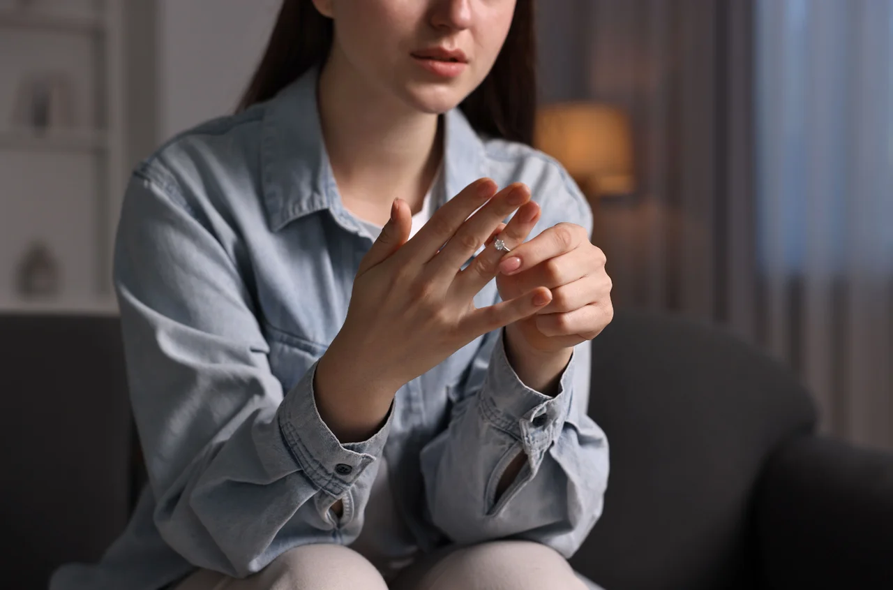 „Powiedziałam mu o swojej zdradzie – teraz nie chce już ślubu” – pisze Paulina [LIST]