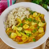 Ryż z kurczakiem i groszkiem w sosie curry – błyskawiczny przepis