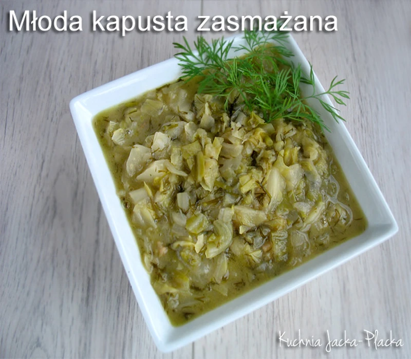 Młoda kapusta zasmażana