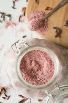 Puder hibiskusowy