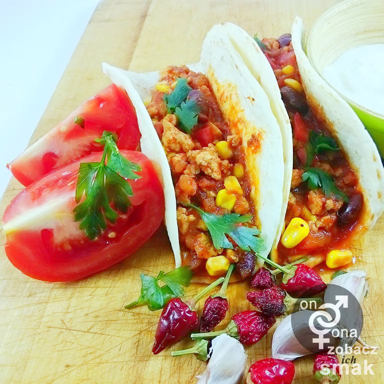 tortilla z chili con carne