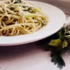 Spaghetti z pesto pietruszkowo-czosnkowym