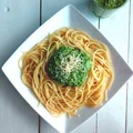 spaghetti z pesto z rukoli