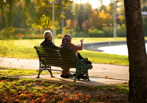 Przełomowa ochrona dla 55+ i 60+ – Sąd Najwyższy mówi: koniec z wypowiedzeniami!