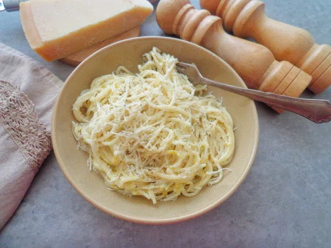 Spaghetti z sosem porowym