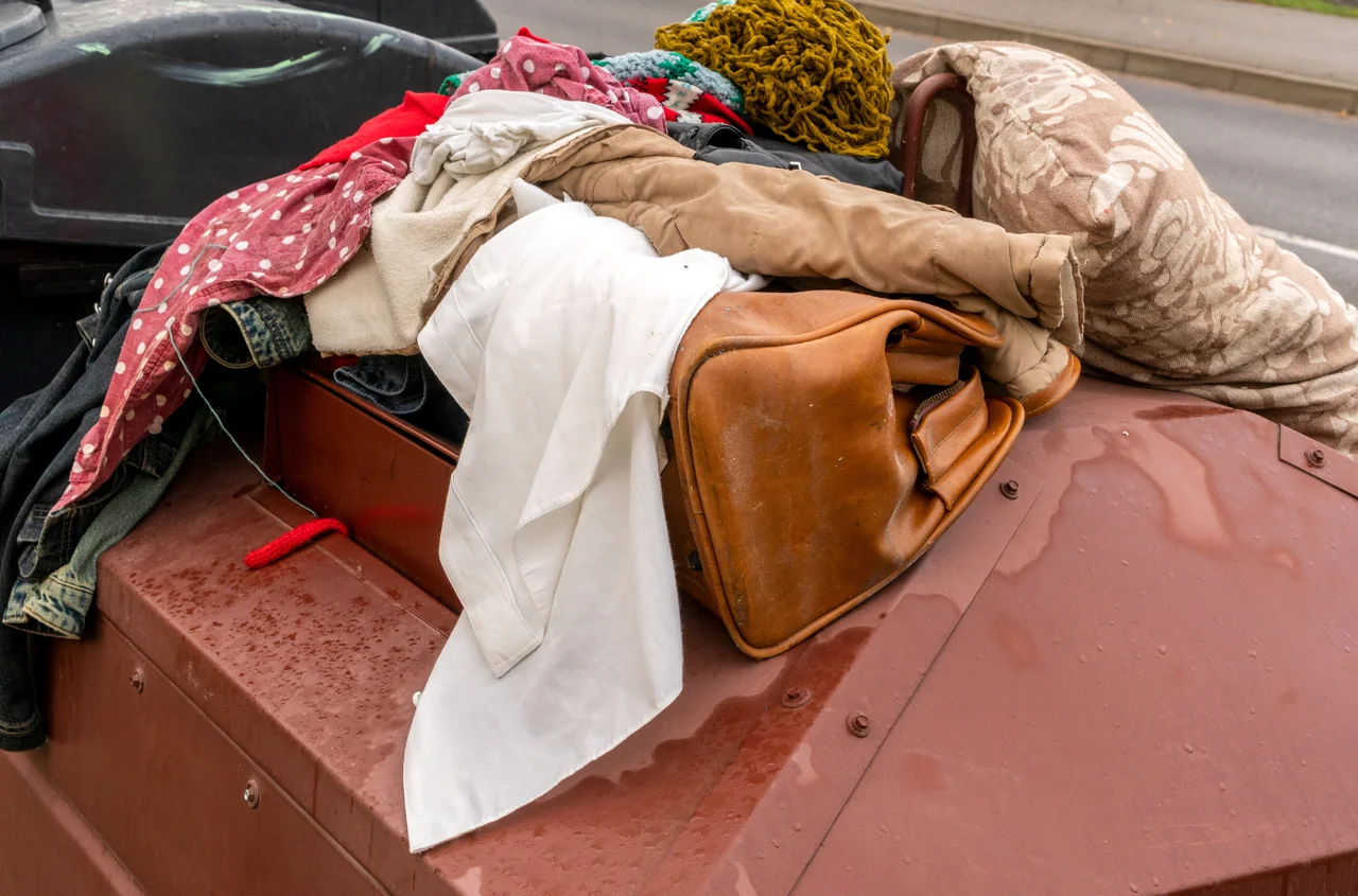 Koniec z wożeniem ubrań do PSZOK? Rząd szykuje dużą zmianę dla milionów Polaków