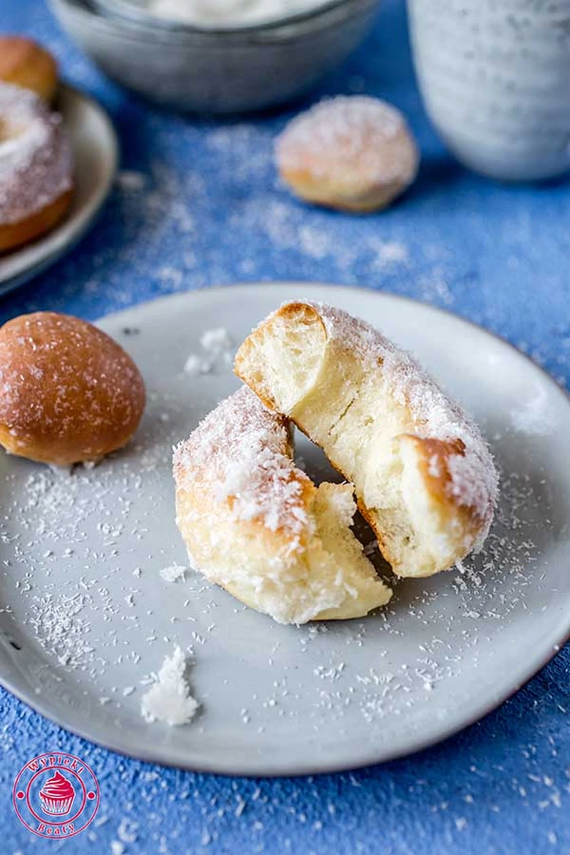 Pieczone oponki kokosowe
