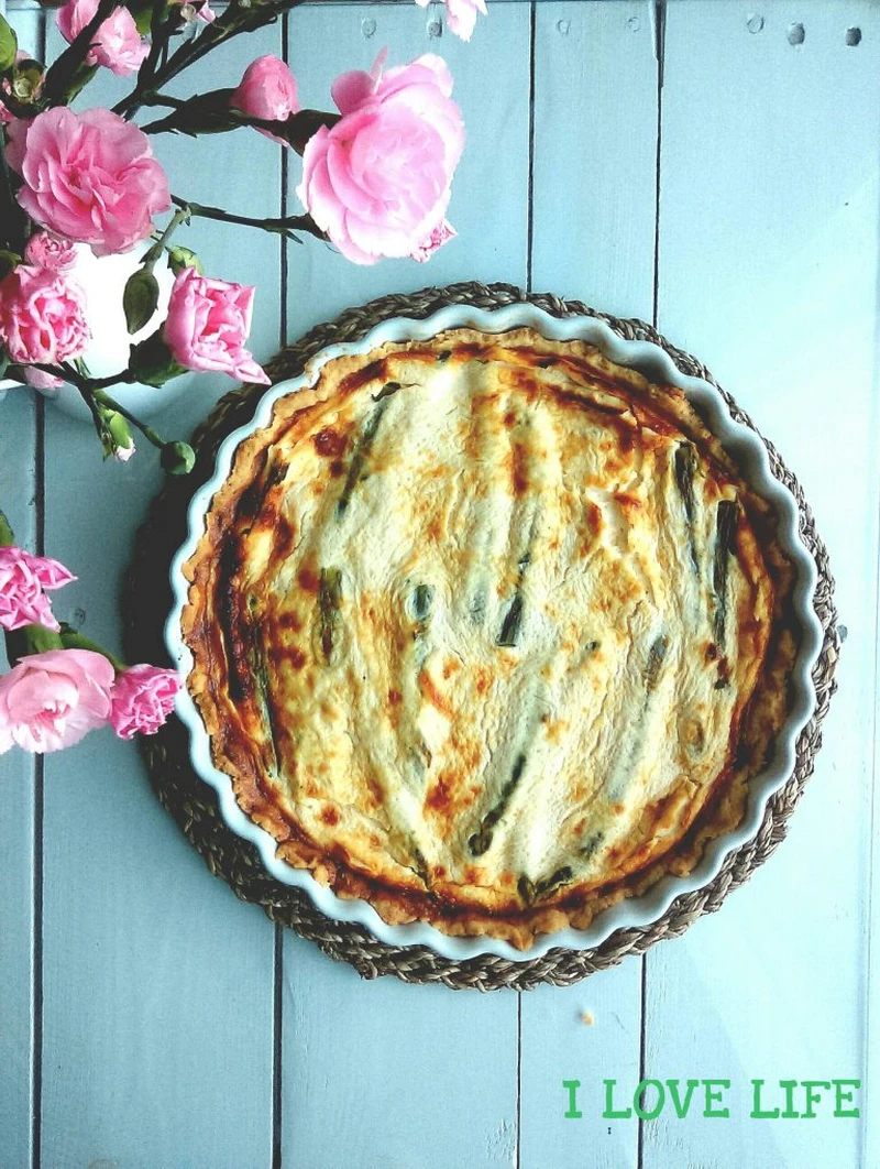 Quiche ze szparagami i mascarpone