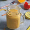 Jogurtowy koktajl (smoothie) z cytrusami i mango