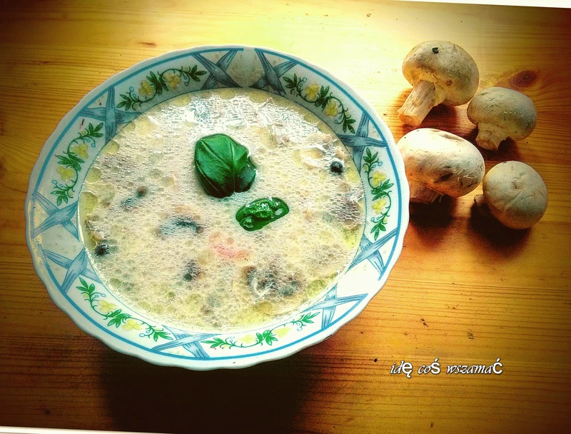 Zupa pieczarkowa