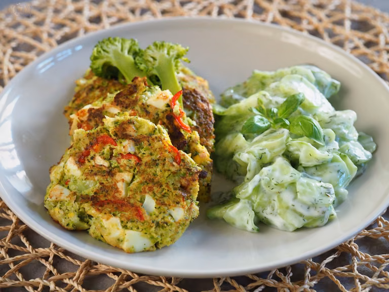 Keto kotlety jajeczno – brokułowe (Paleo, LowCarb) - moderncavegirl.pl