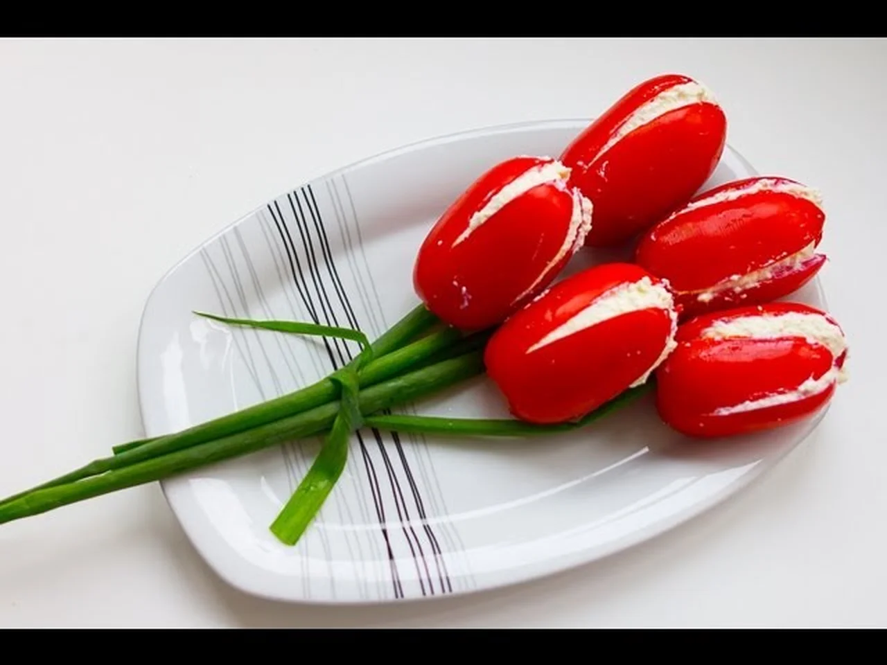 Pomysłowa przekąska z pomidora 