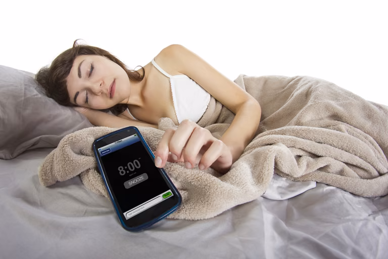 Jak sprawić aby budzik w Twoim telefonie lepiej Cię budził?
