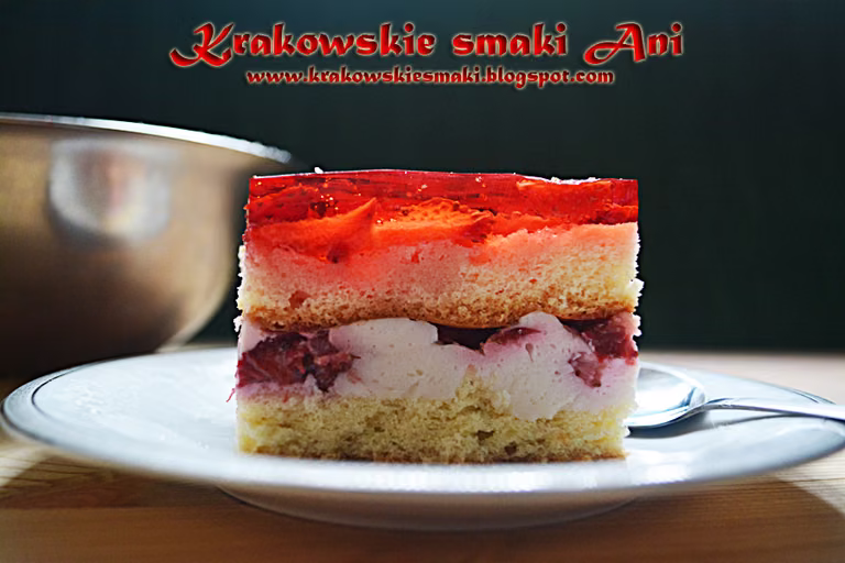 Ptasie mleczko z truskawkami i galaretką