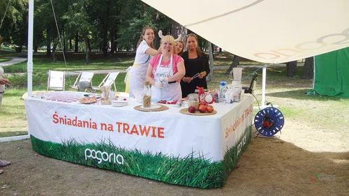 Śniadanie na trawie