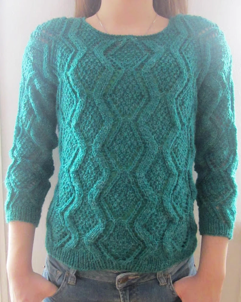 Sweter na drutach