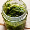 Pesto z liści rzodkiewki