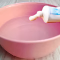 Rozpuść pastę do zębów w wodzie i zobacz, co się stanie po 10 minutach! Efekt zaskoczy każdego