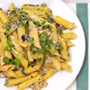 Penne z mascarpone, pieczarkami i szpinakiem