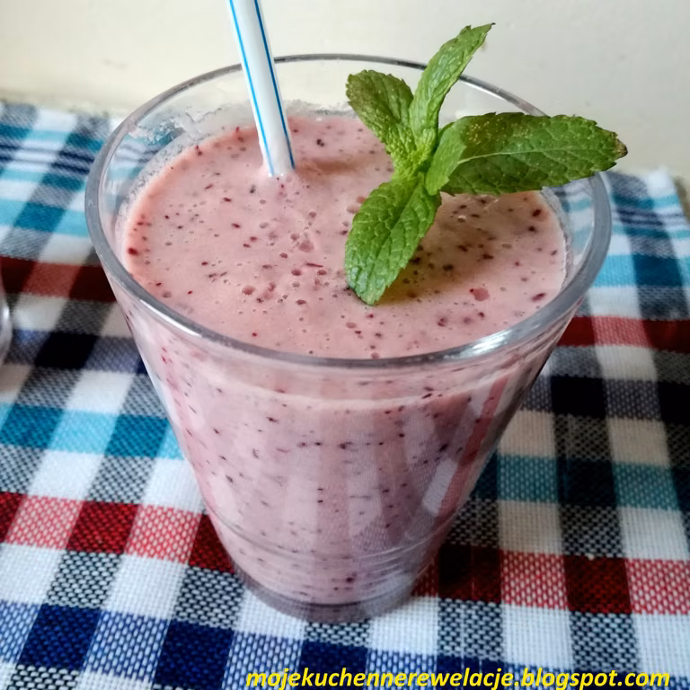 Koktajl ananasowo-borówkowy - 190 kcal