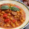 Cieciorka z chorizo w sosie pomidorowym