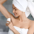 Zdrowy antyperspirant z sodą oczyszczoną. Możesz zrobić go w domu!