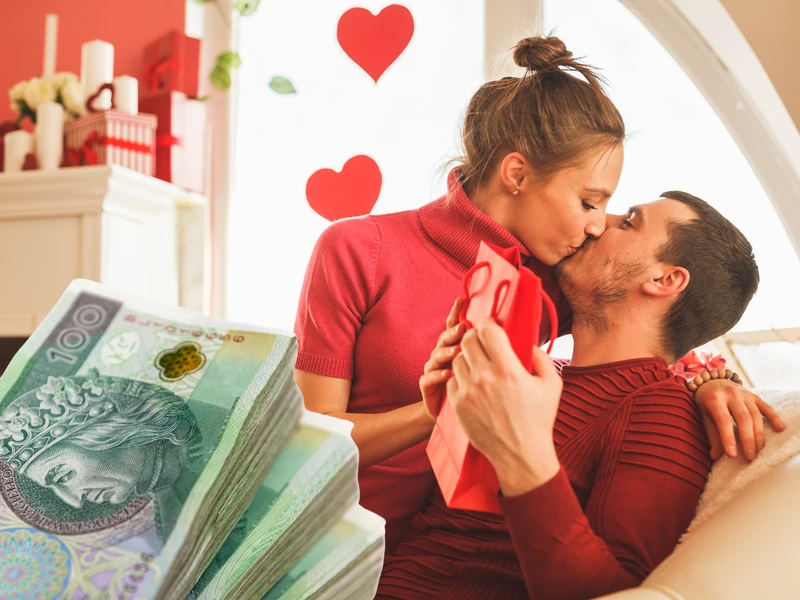 Kto zarabia na Walentynkach? Te osoby dostają nawet 240 zł za godzinę!
