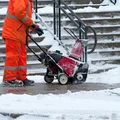 Uwaga na gołoledź! Dwa zgony na śliskich chodnikach